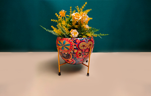 POT AND VASES