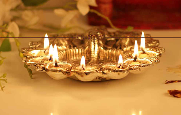 CANDLE & TEA LIGHT HOLDERS
