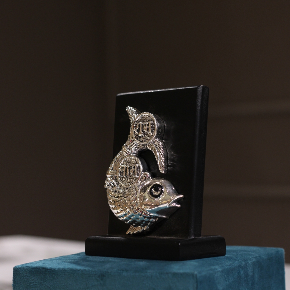 Fish Stand Clad Silver W/b - 5