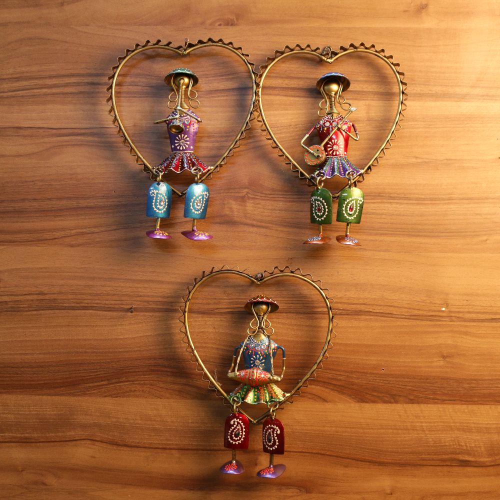 IRON PAINTED HEART SINGLE DOLL S/3-1337