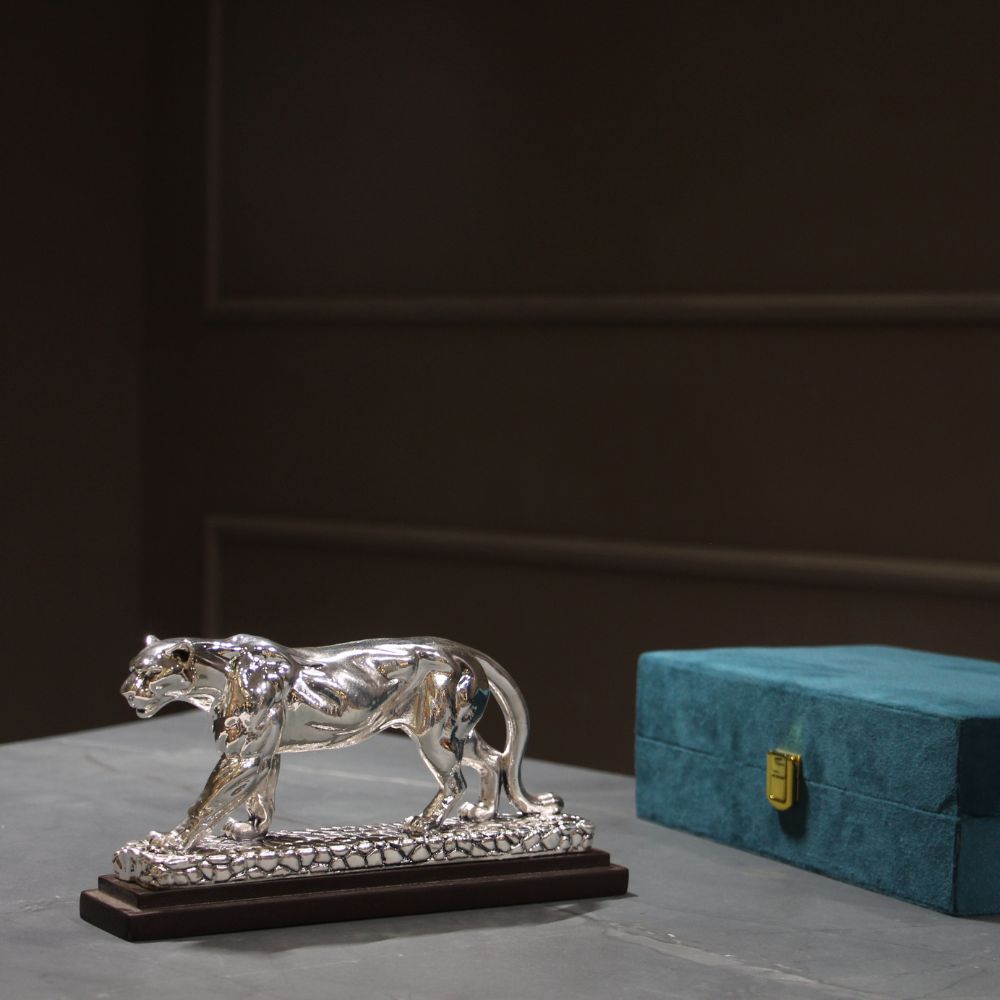 Tiger Clad With Silver W/b - 4