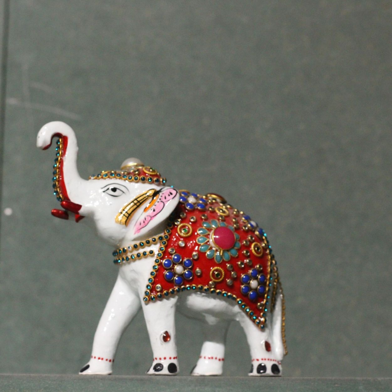 Metal White Jewellery Elephant 3'' - 3