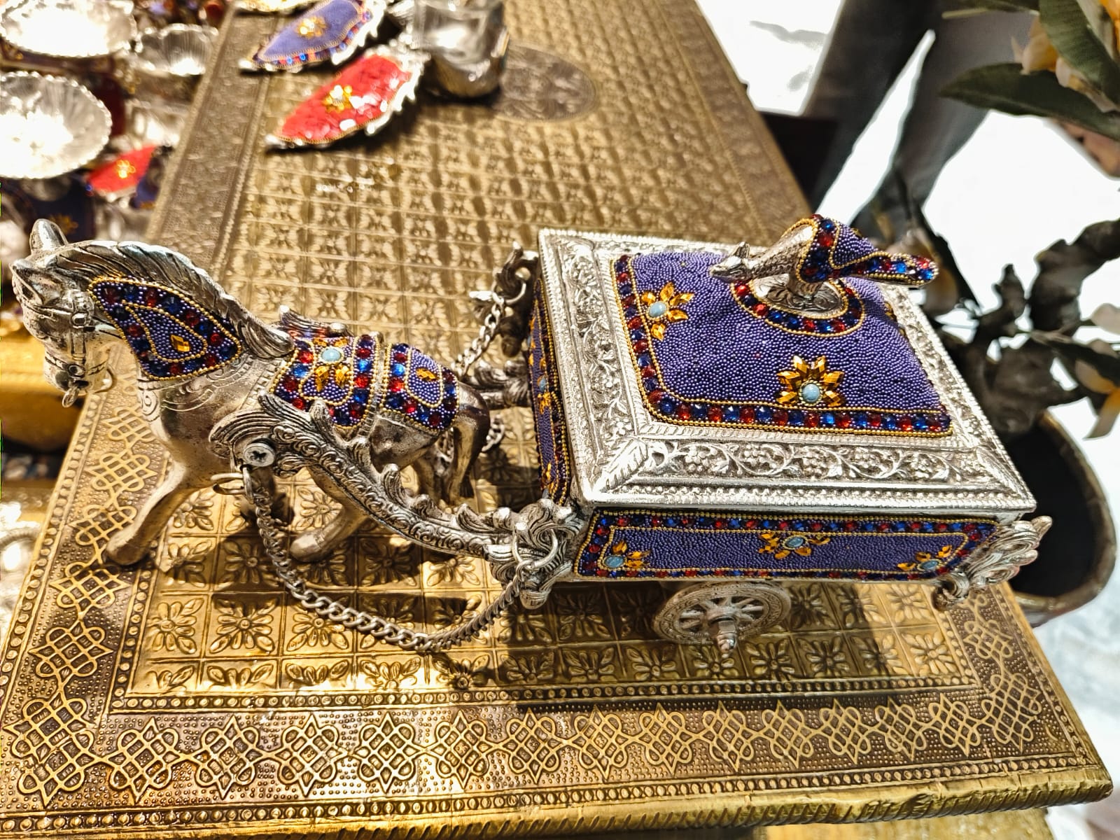 Metal Horse Cart Stone Work