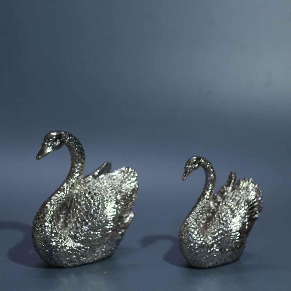 Resin Swan Pair 751B - 5