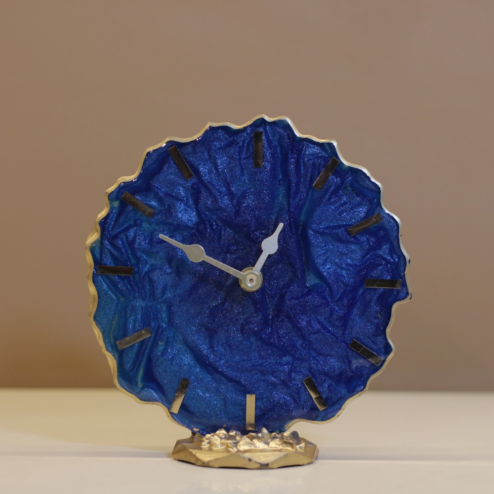 Resin Table Clock