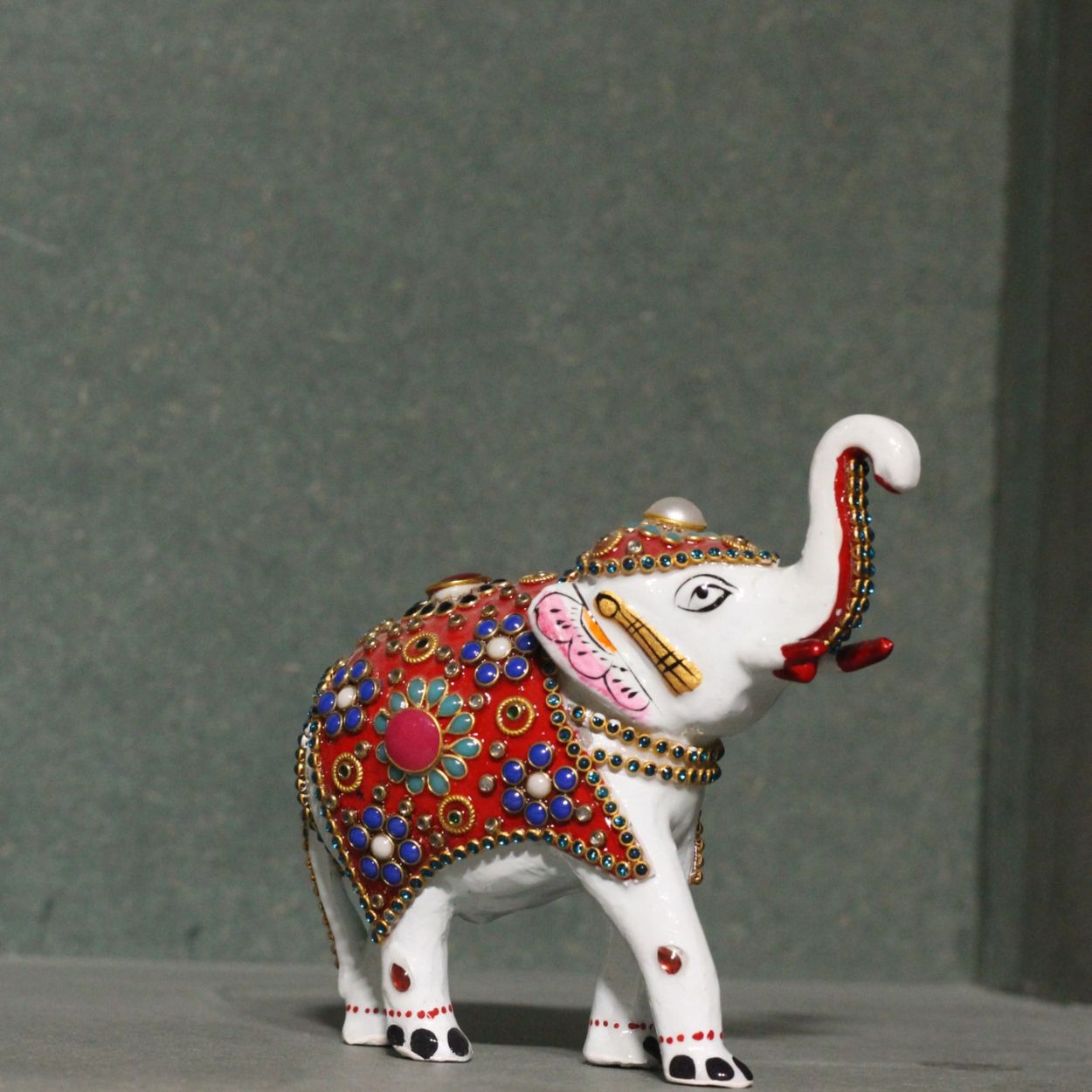 Metal White Jewellery Elephant 3'' - 4