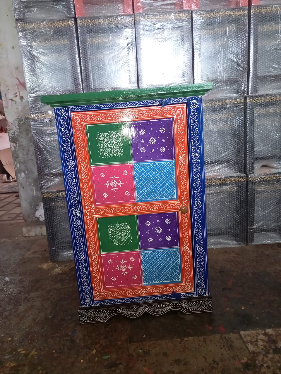 WOODEN HANDICRAFTED  DROWER ALMARI 18X24X36