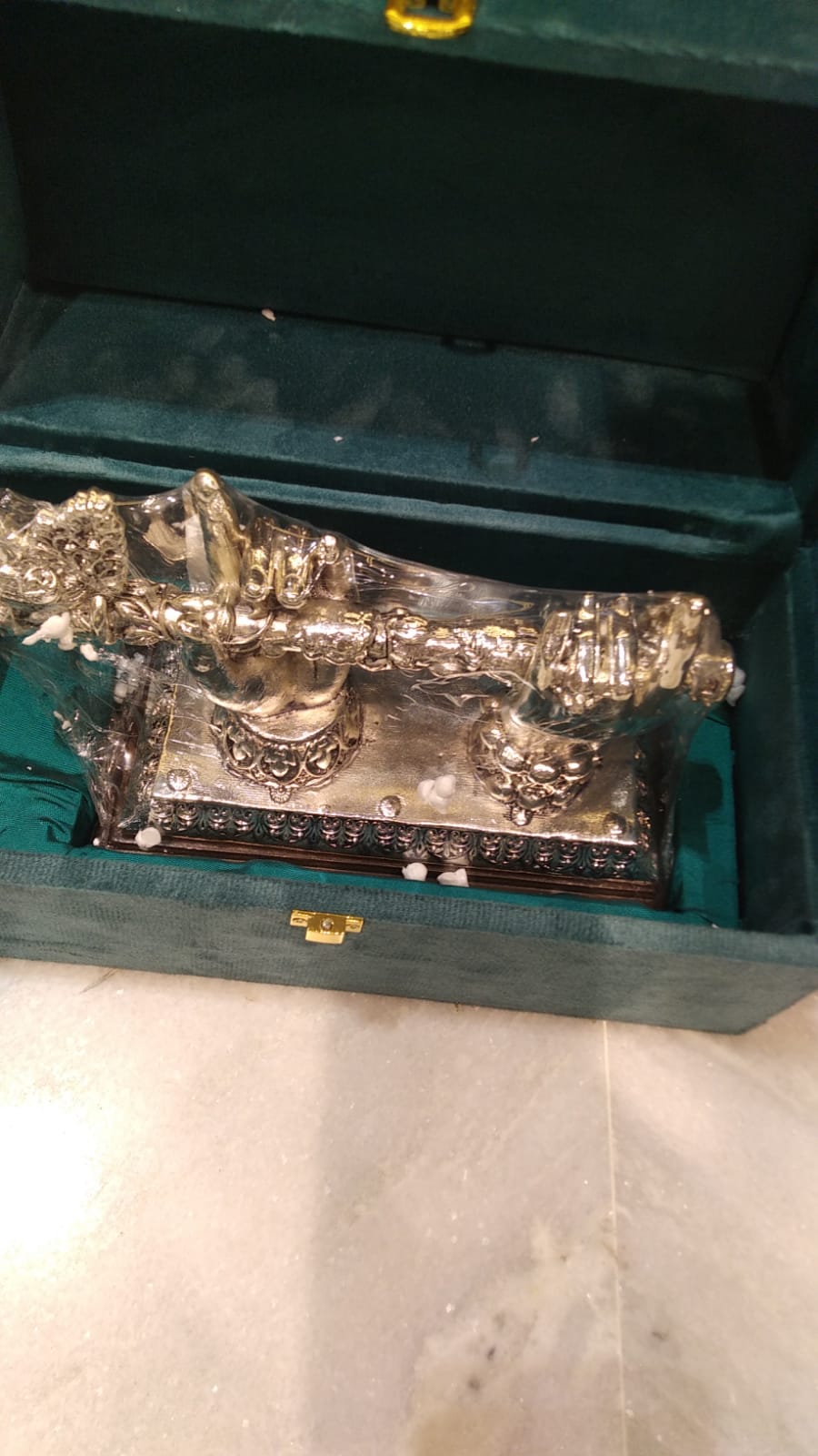 Radha Krishna Hand With Bansuri