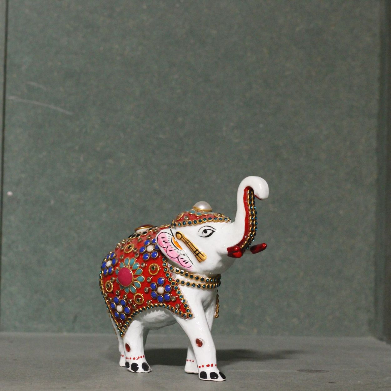 Metal White Jewellery Elephant 4'' - 5