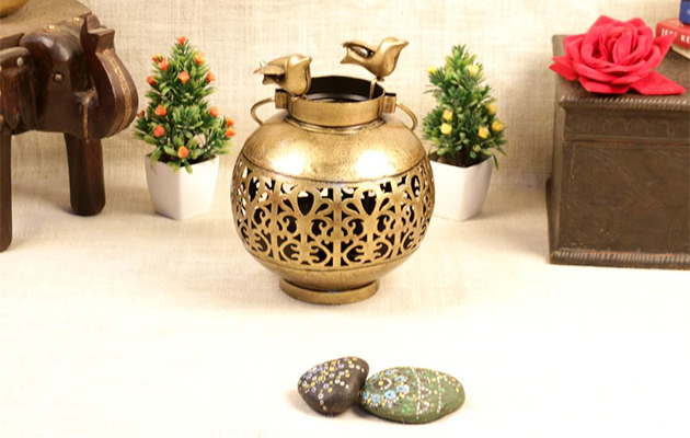 LANTERNS AND MOROCCAN LAMPS
