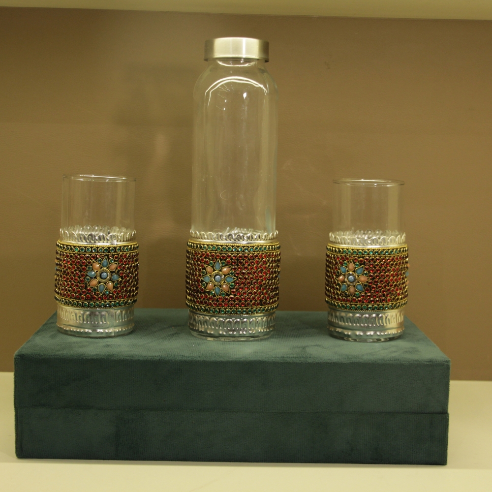 Bottle 2 Glass Set Stone Work