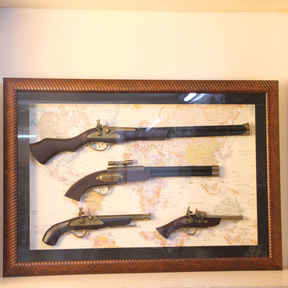 Gun With Frame