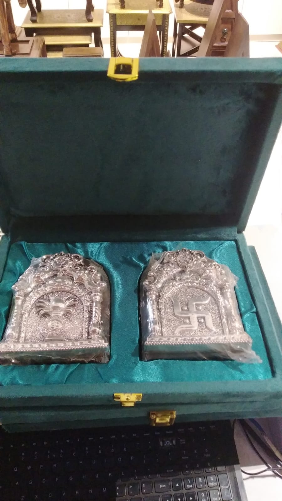 Kalash Swastik W/b
