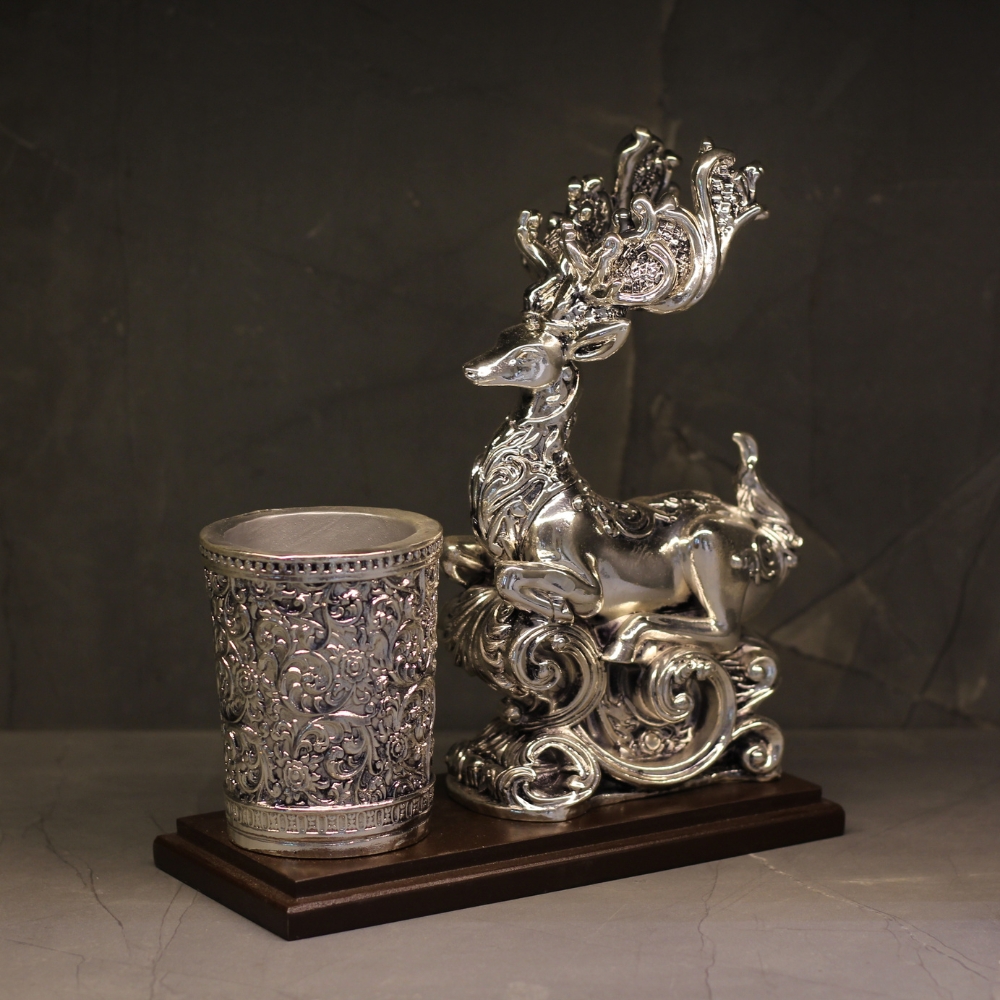 Deer Pen Stand Clad Silver W/b - 3