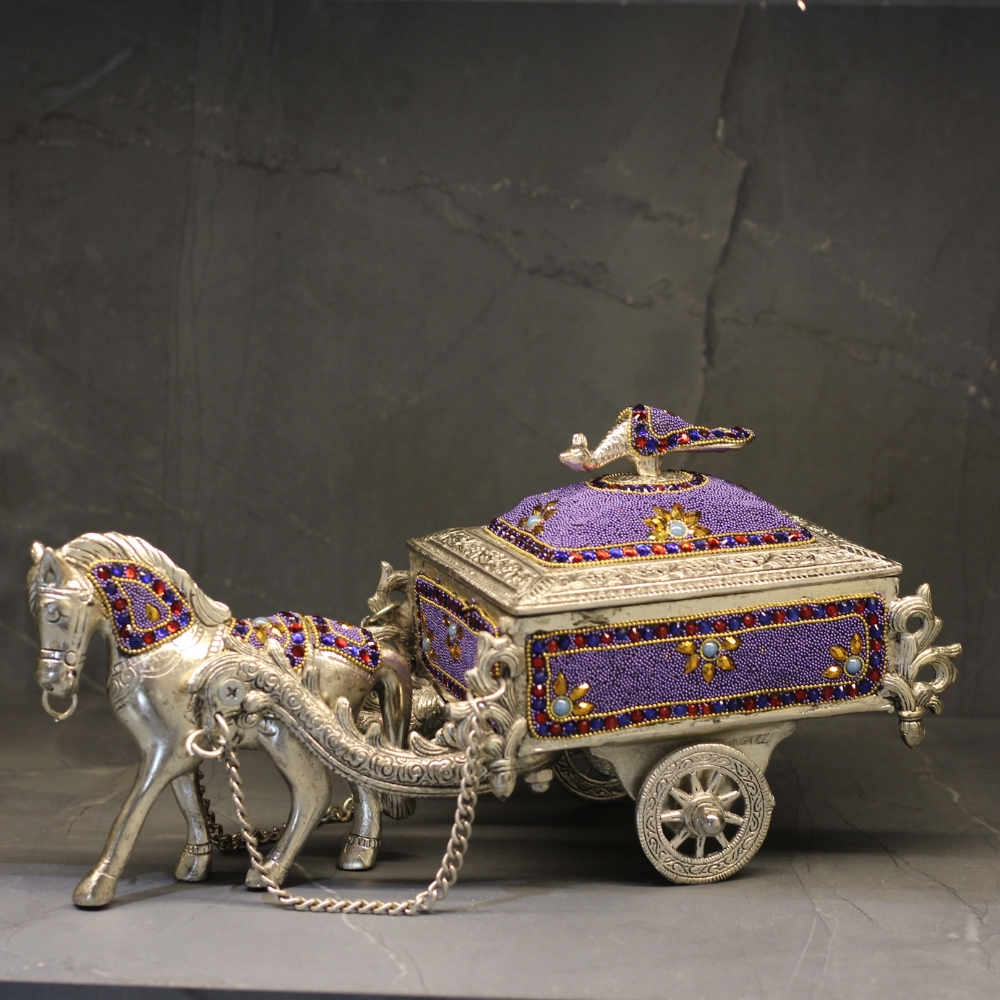 Metal Horse Cart Stone Work