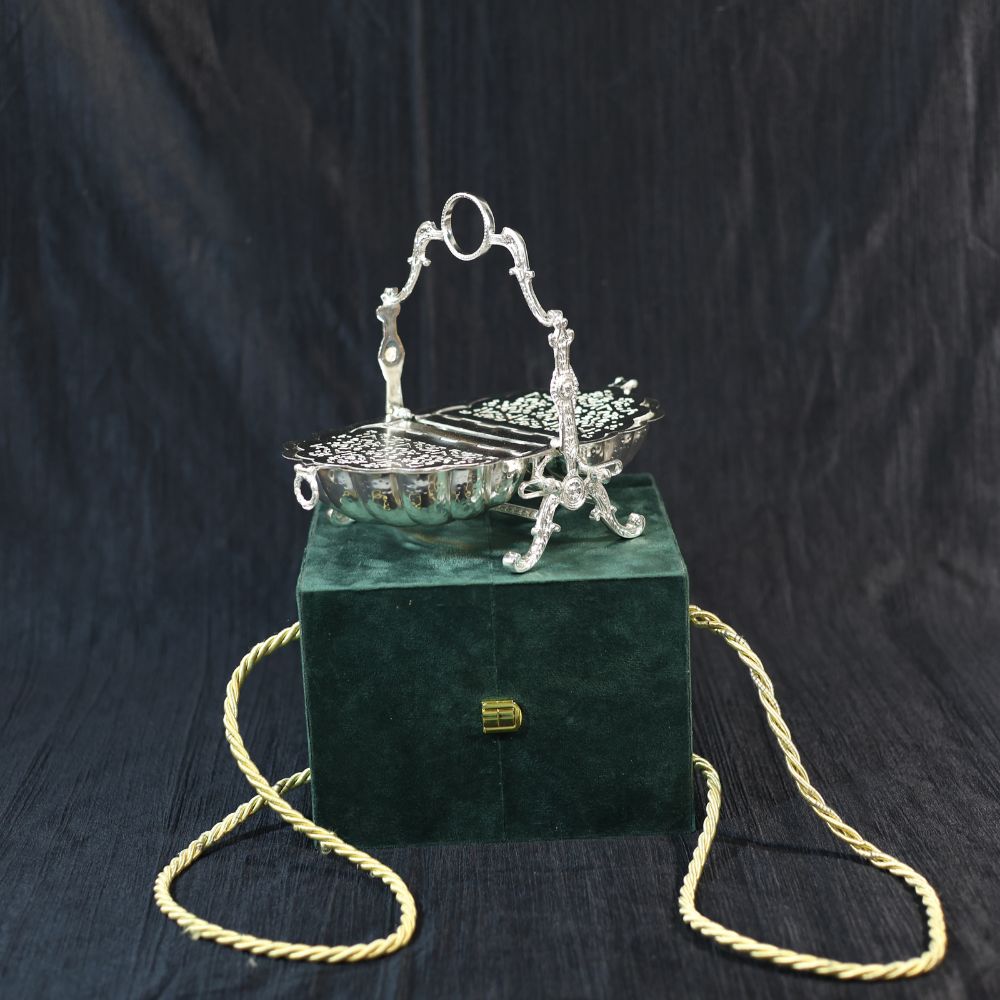 Biscuit Pot W/box - 7
