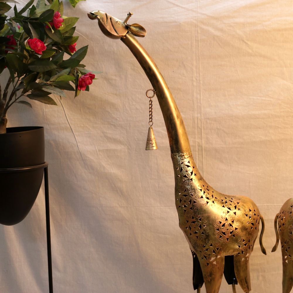 IRON GIRAFFE WITH BELL NEW